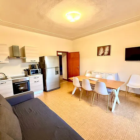 Chiara - Parcheggio Privato Apartamento